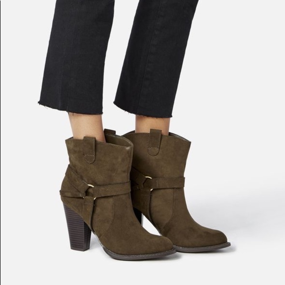 Olive JustFab Western Raney Bootie